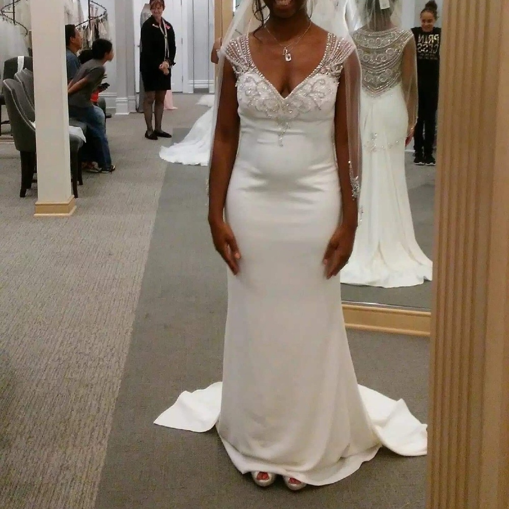 Size 4 Brand new wedding dress